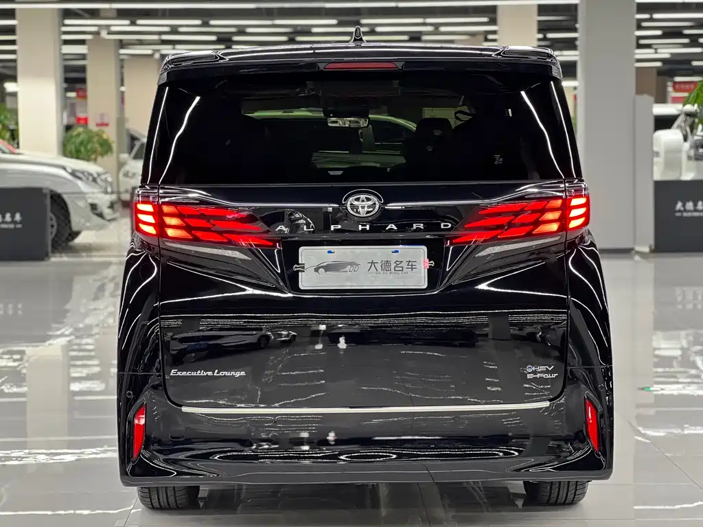 Toyota Alphard 2025 — фото 5
