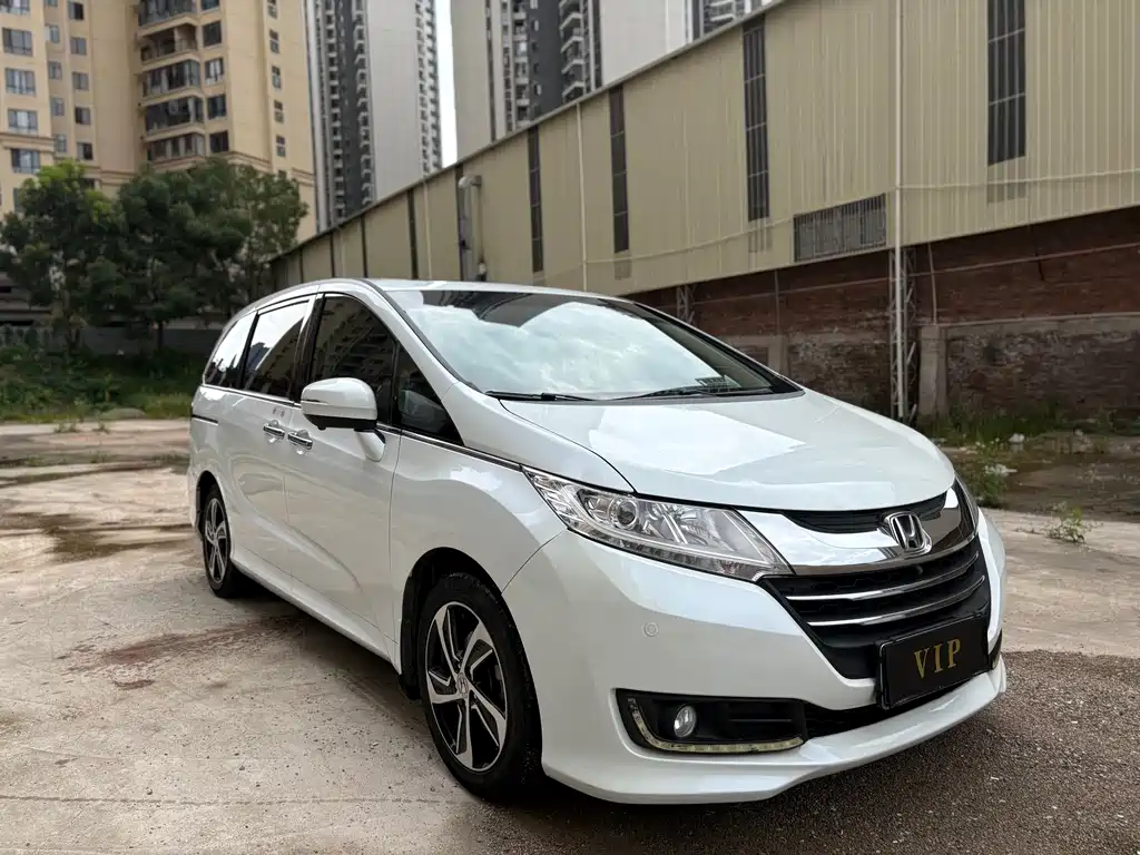 Honda Odyssey 2016 — фото 2