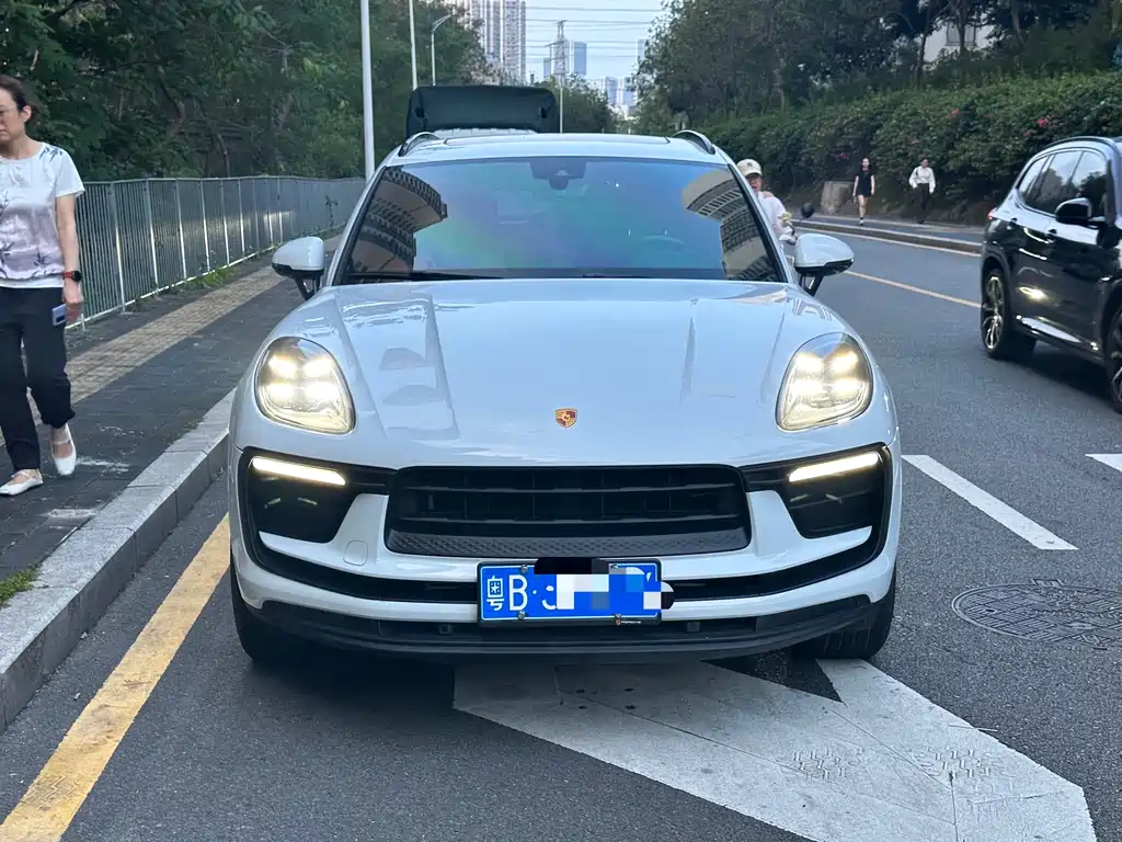 Porsche Macan 2022 — фото 2