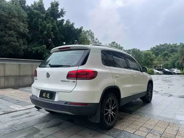 Volkswagen Tiguan 2015