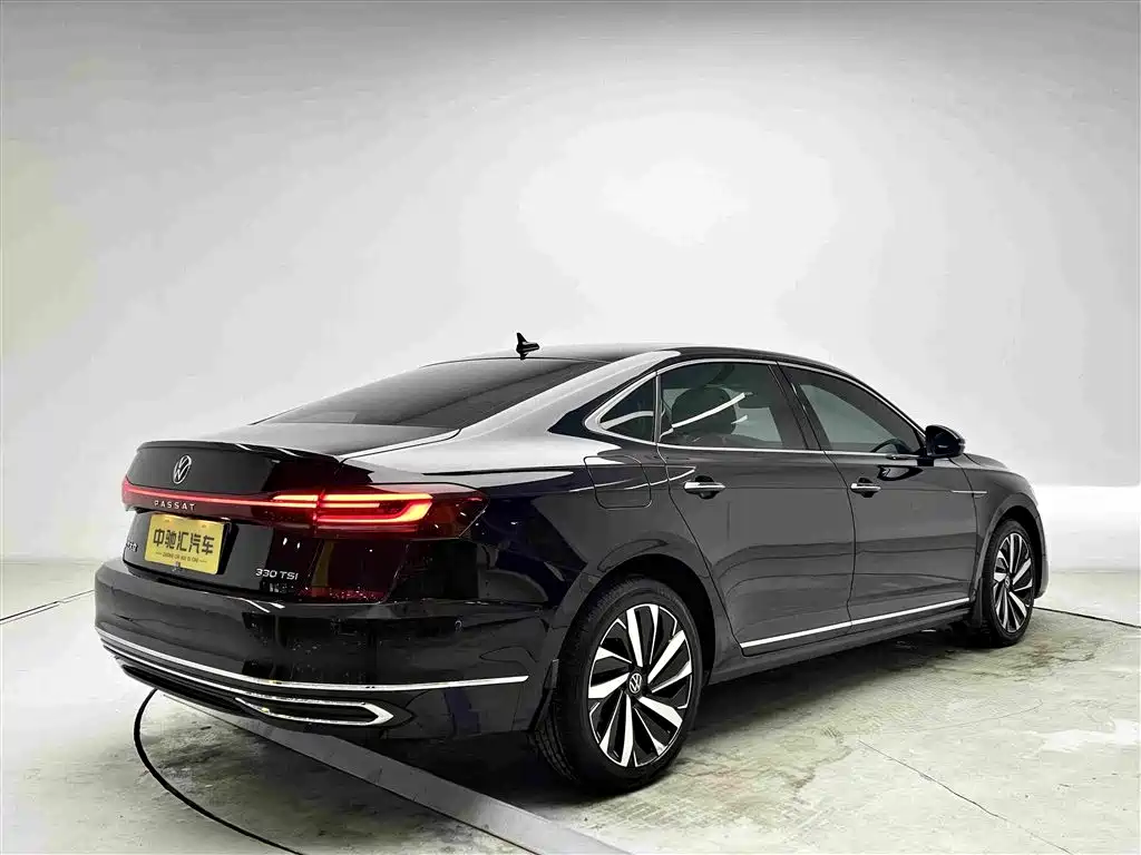 Volkswagen Passat 2021 — фото 18