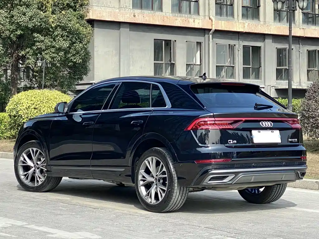 Audi Q8 2021 — фото 2