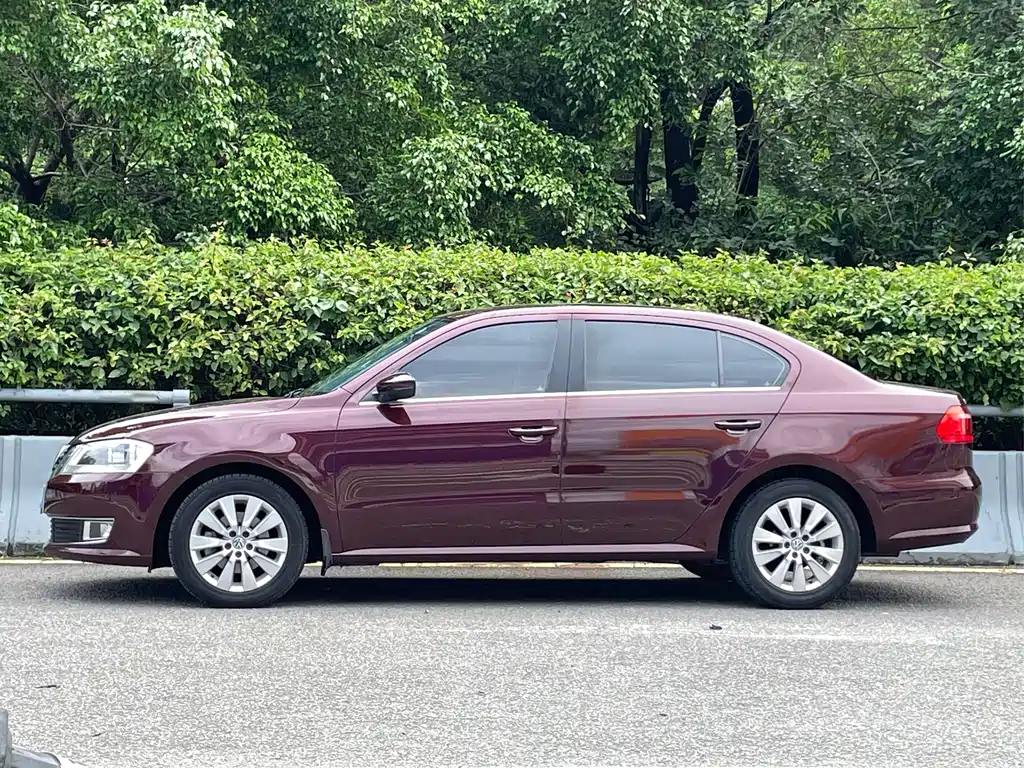 Volkswagen Lavida 2013
