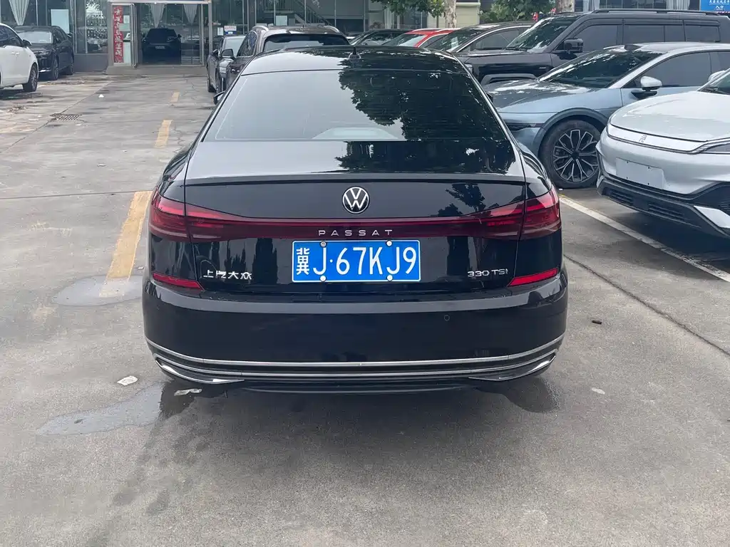 Volkswagen Passat 2023 — фото 4