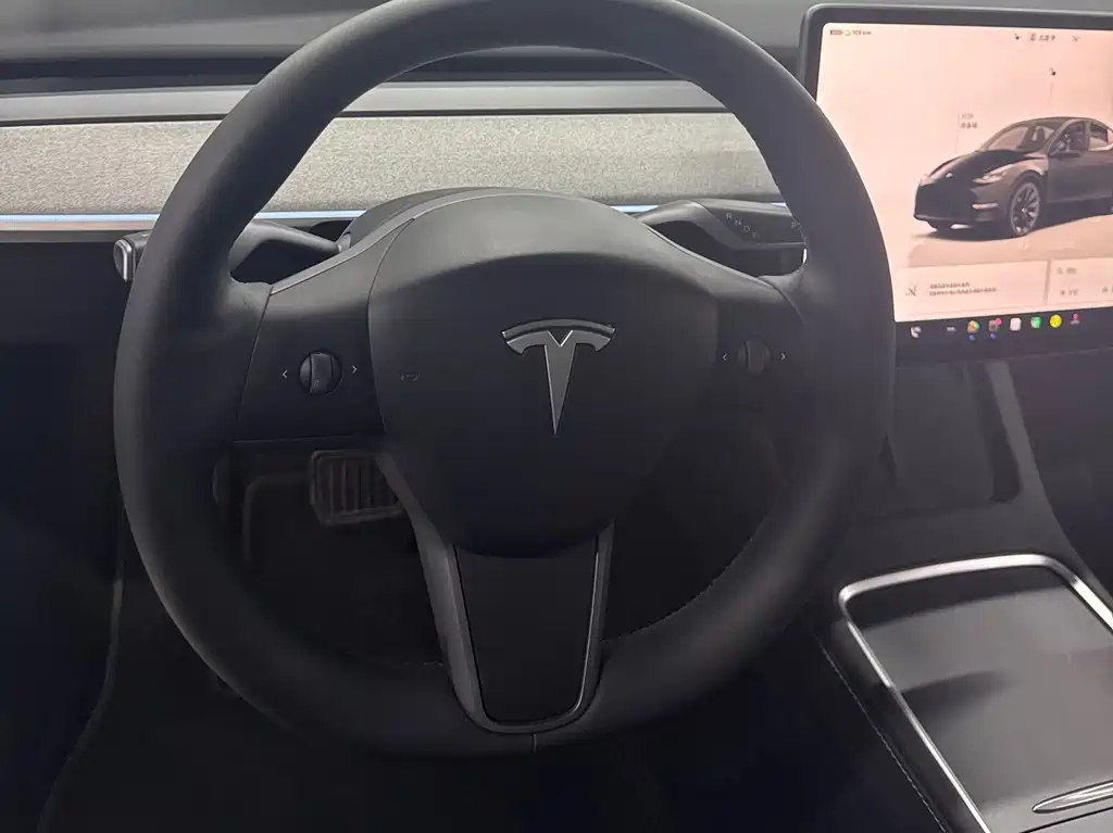 Tesla Model Y 2023 — фото 12
