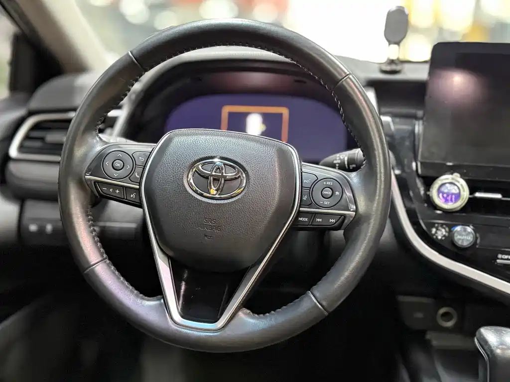 Toyota Camry 2022 — фото 15