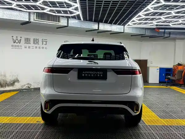 Jaguar F-PACE 2023