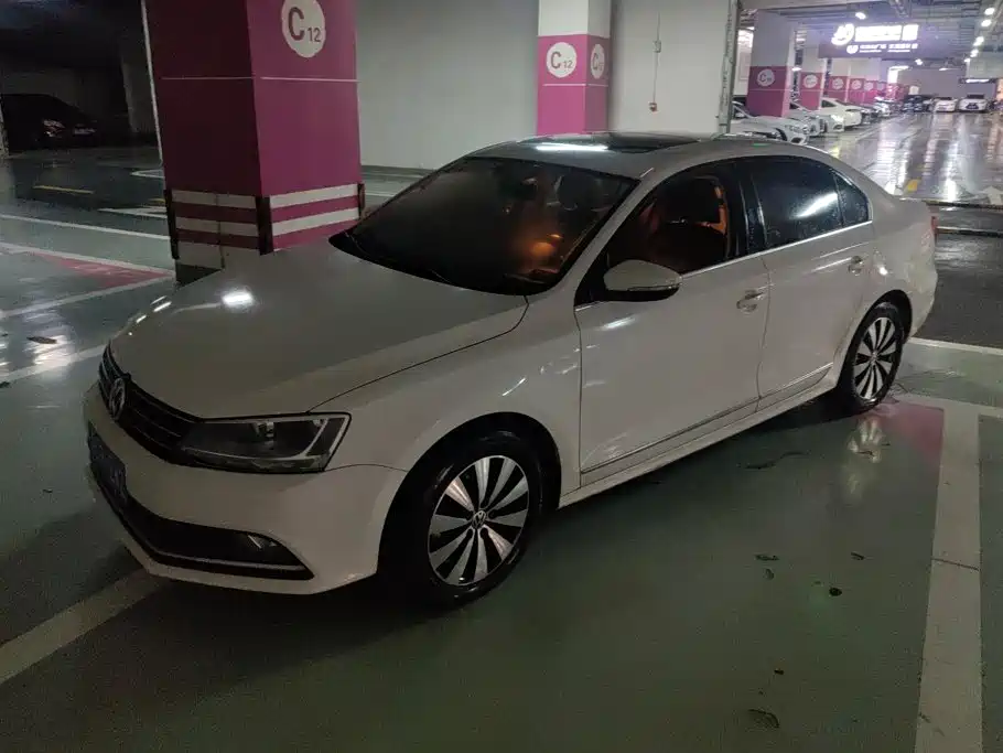 Volkswagen Sagitar 2017