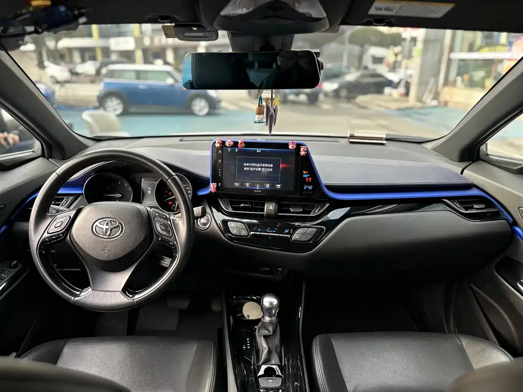 Toyota IZOA 2018 — фото 13