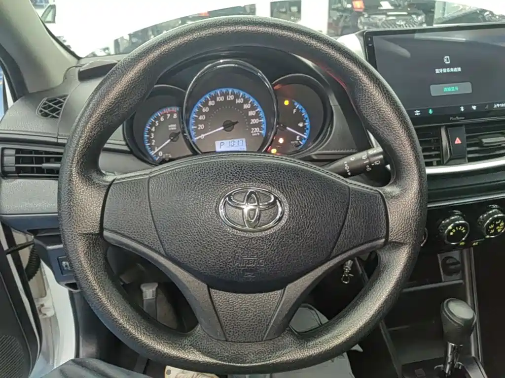 Toyota Yaris L 2019 — фото 11