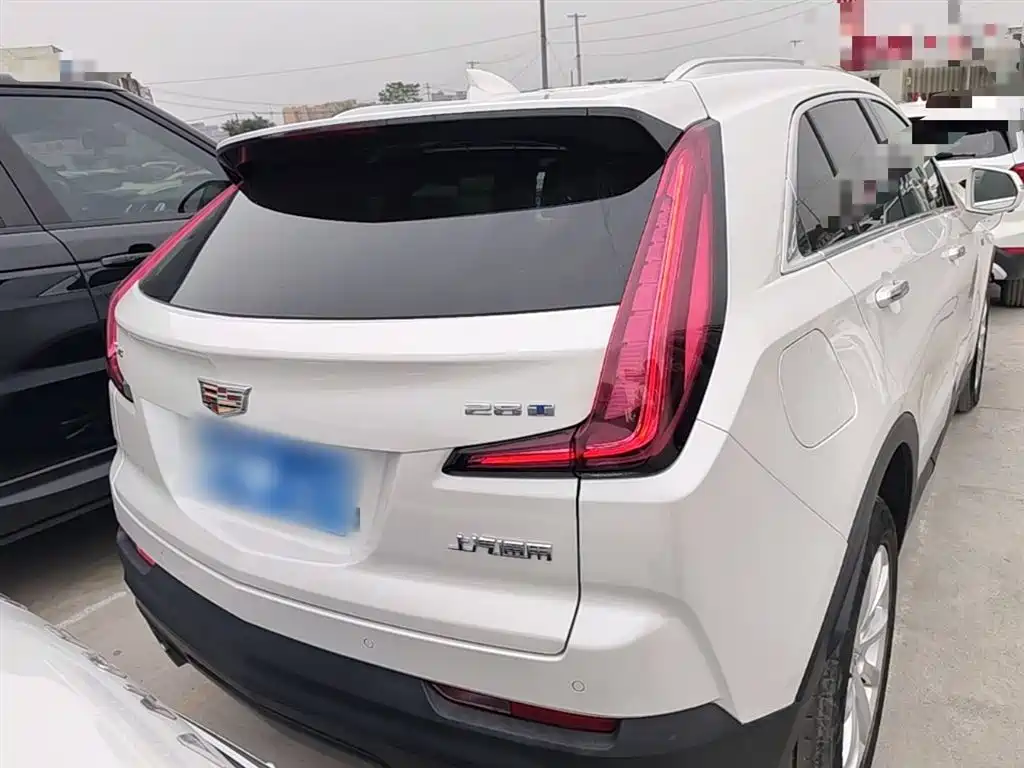 Cadillac XT4 2023 — фото 6