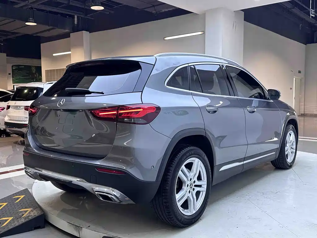 Mercedes-Benz GLA 2021