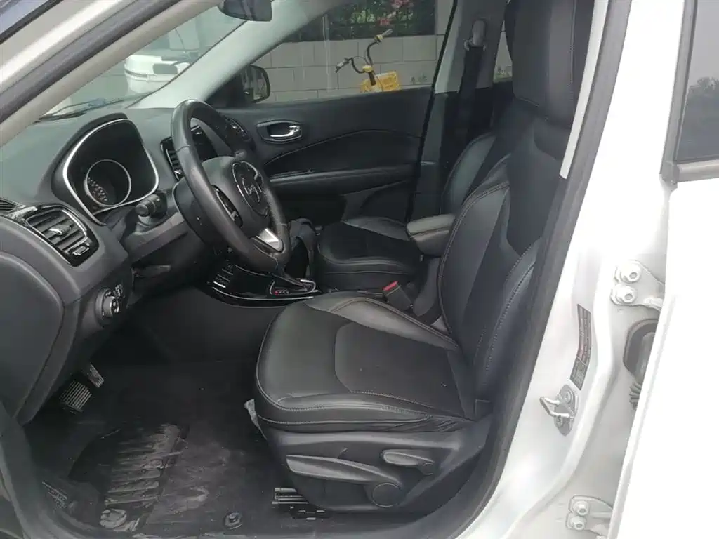 Jeep Compass 2020 — фото 15