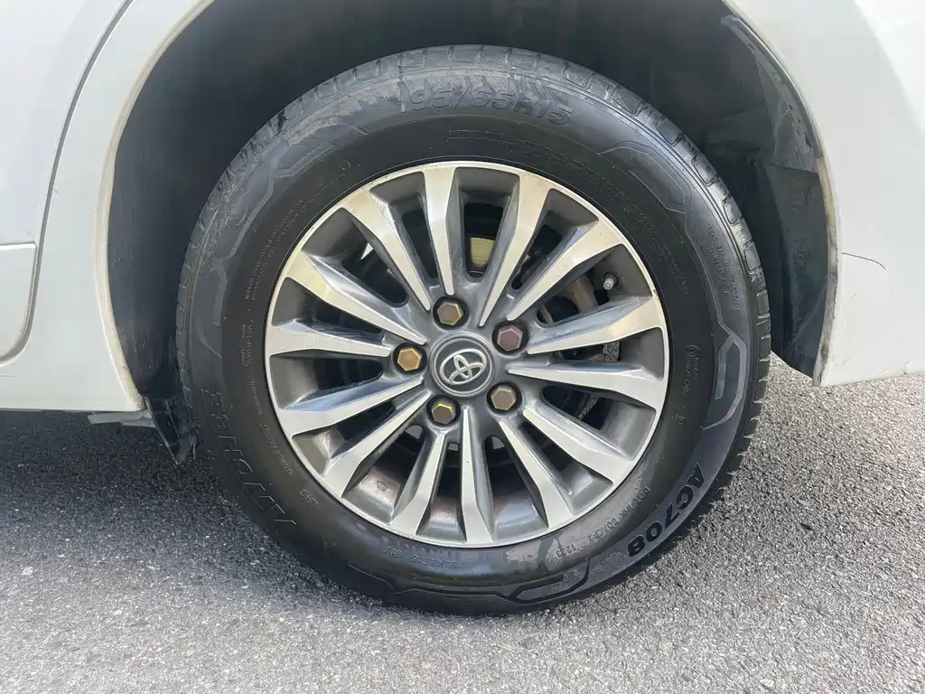 Toyota Corolla 2018 — фото 10