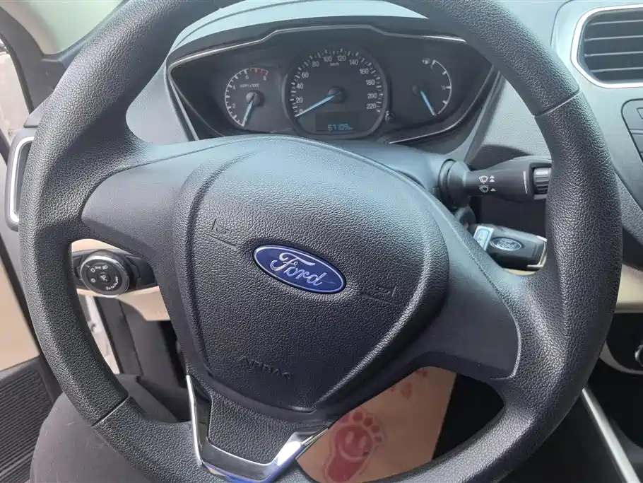 Ford Escort 2018 — фото 15