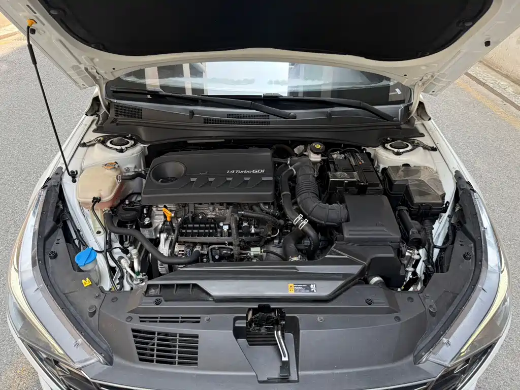 Hyundai Elantra 2021 — фото 25