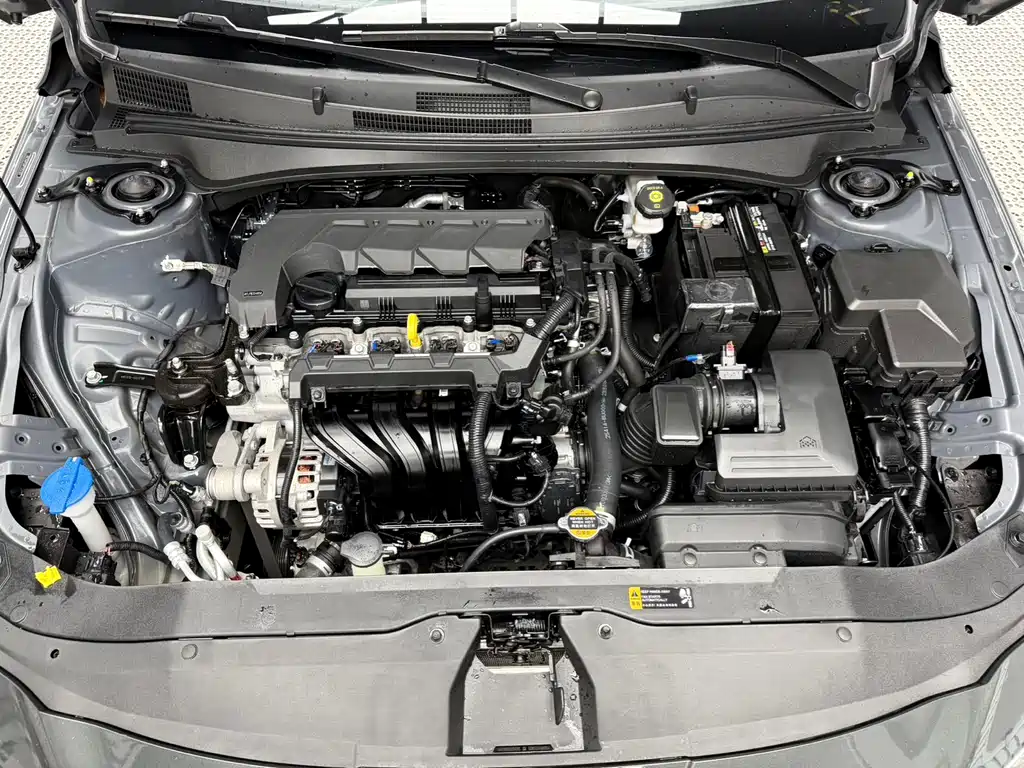 Hyundai Elantra 2023 — фото 21