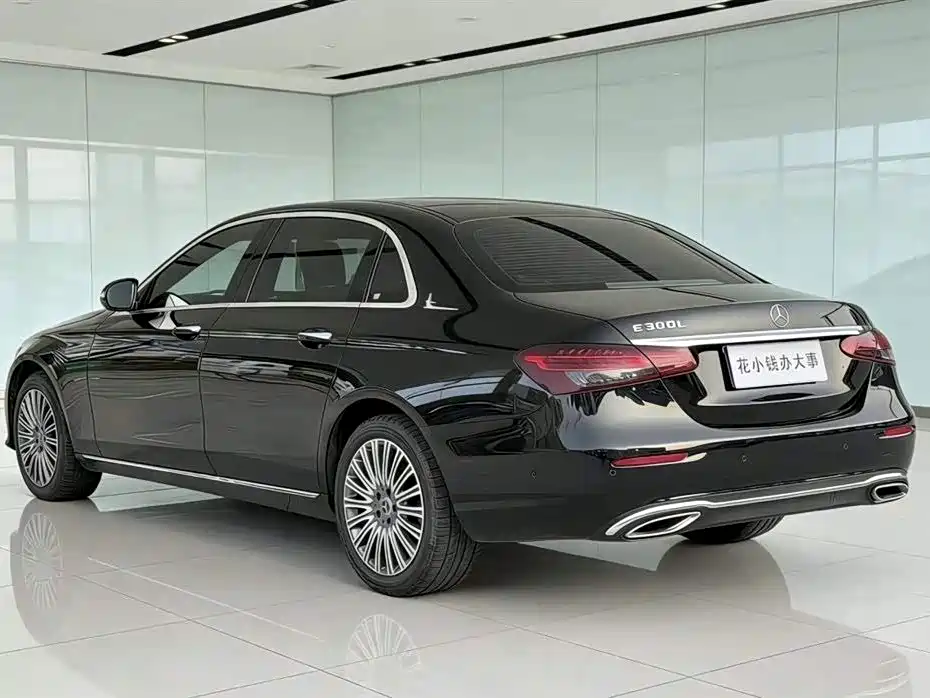 Mercedes-Benz E-Class 2023 — фото 7