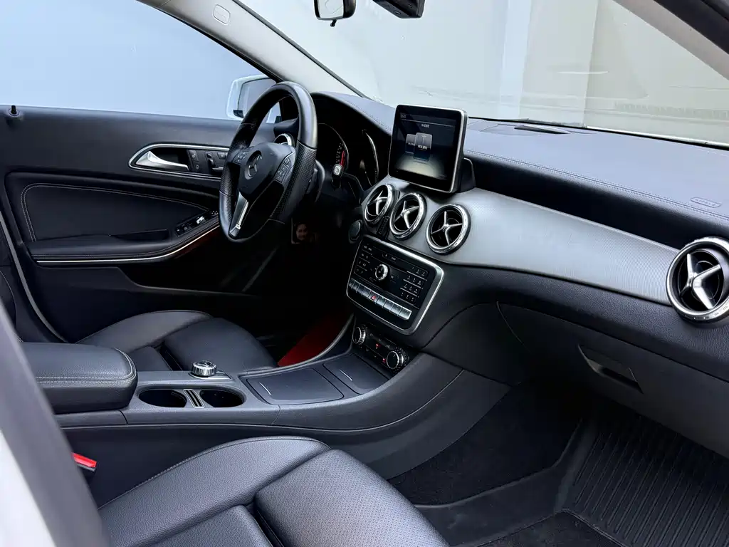 Mercedes-Benz GLA 2016