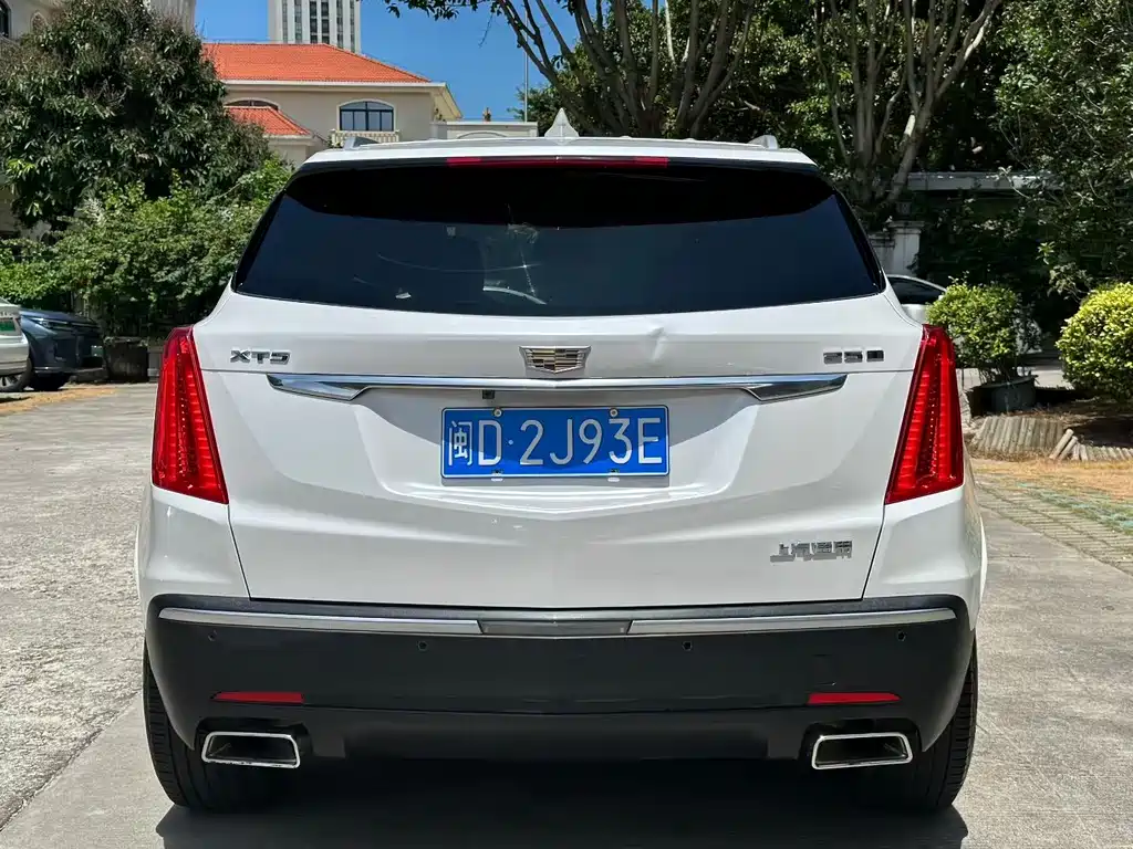 Cadillac XT5 2017 — фото 8