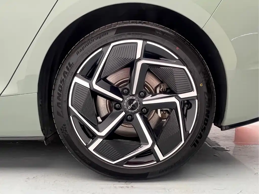BYD Seal 2023 — фото 13