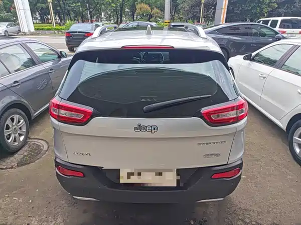 Jeep Cherokee 2016