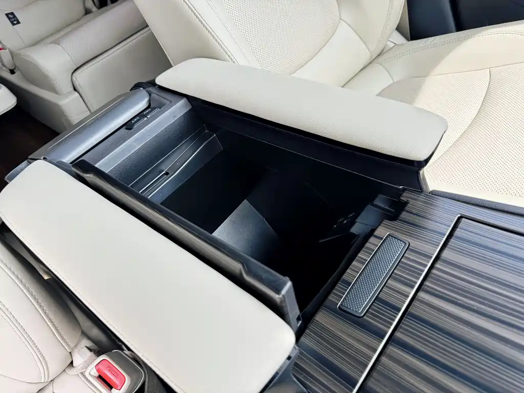 Toyota Sienna 2025 — фото 12
