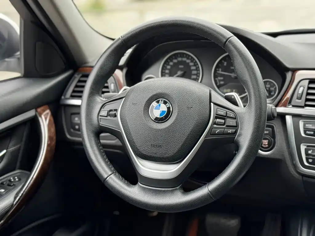 BMW 3 Series 2015 — фото 13