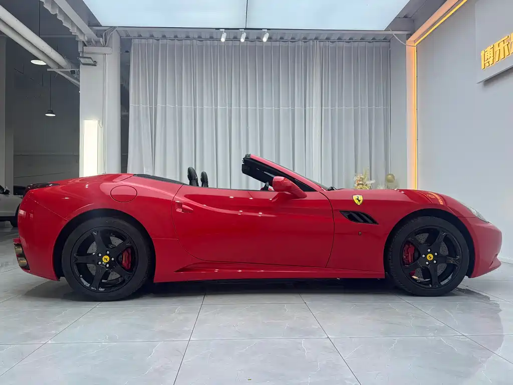 Ferrari California T 2013 — фото 16