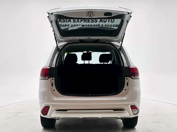 Mitsubishi Outlander 2023