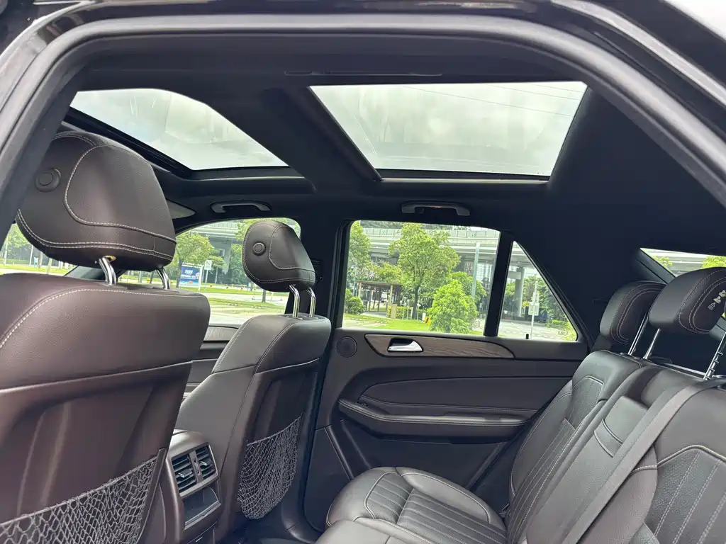 Mercedes-Benz GLE 2016 — фото 11