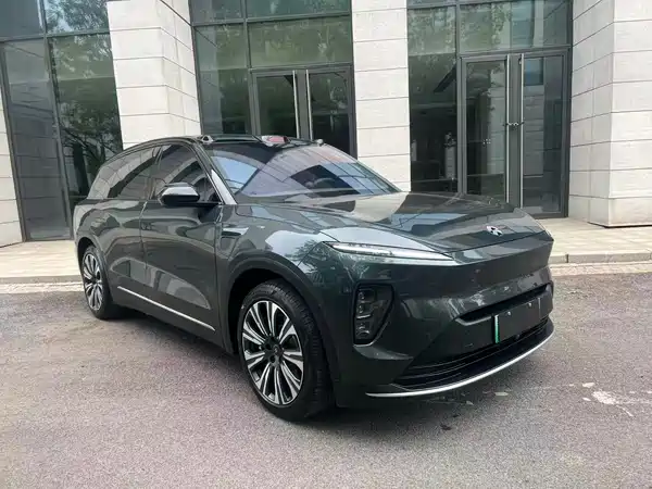 NIO ES8 2024