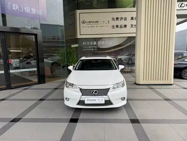 Lexus ES 2013