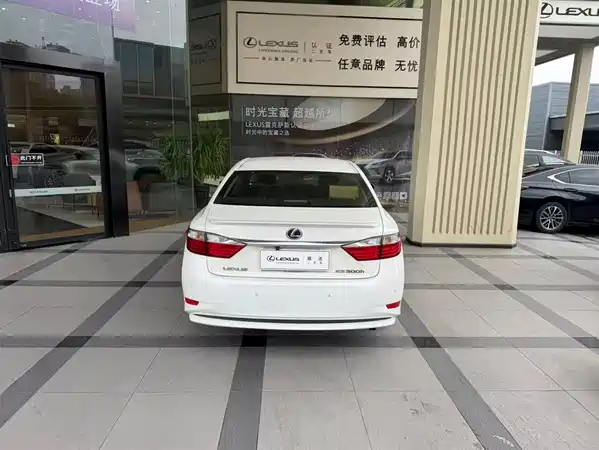 Lexus ES 2013