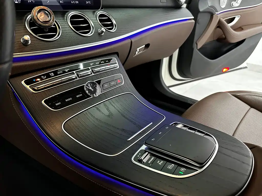 Mercedes-Benz E-Class 2020 — фото 12