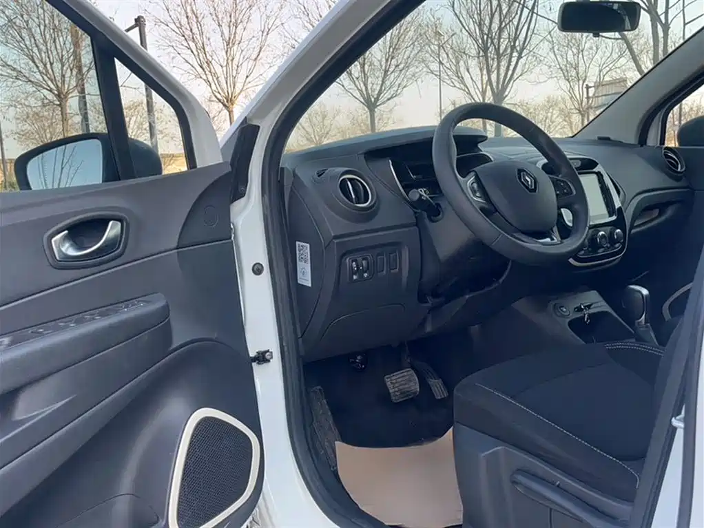 Renault Captur 2019 — фото 13