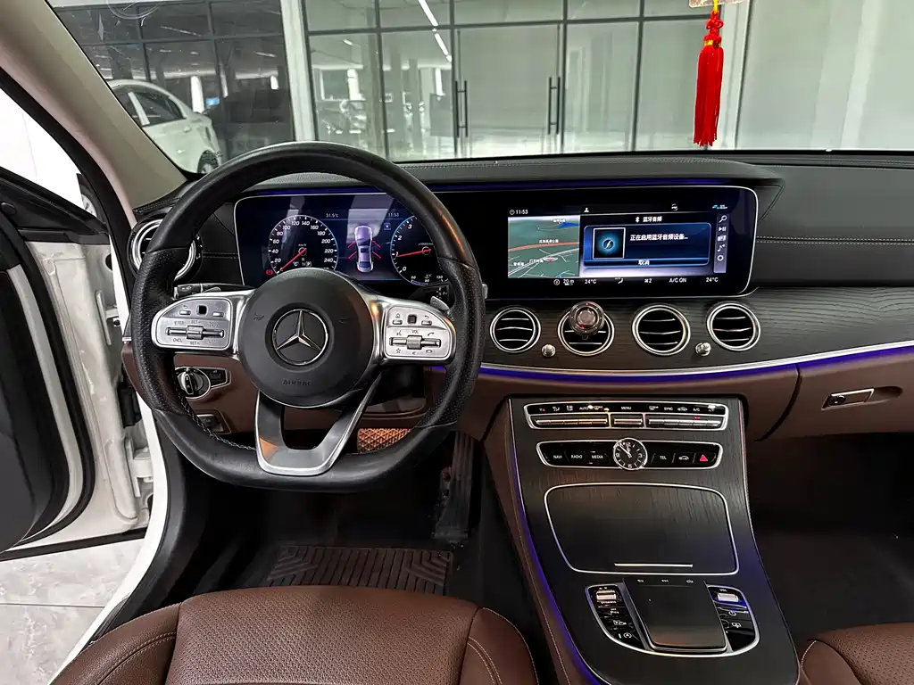 Mercedes-Benz E-Class 2020 — фото 10