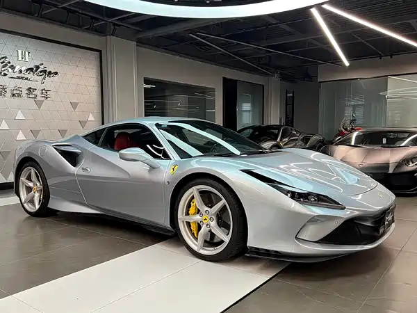 Ferrari F8 2023