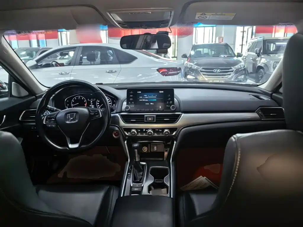 Honda Accord 2021 — фото 10