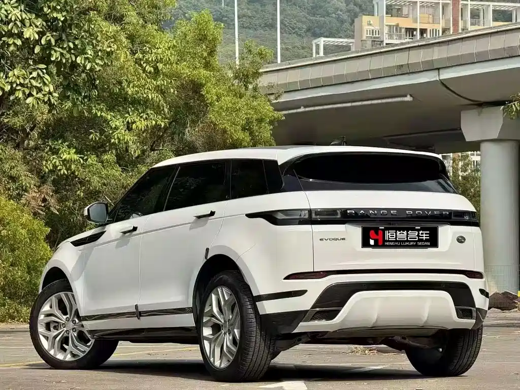 Land Rover Evoque 2023 — фото 4