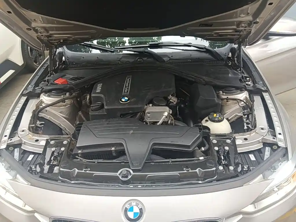 BMW 3 Series 2015 — фото 20