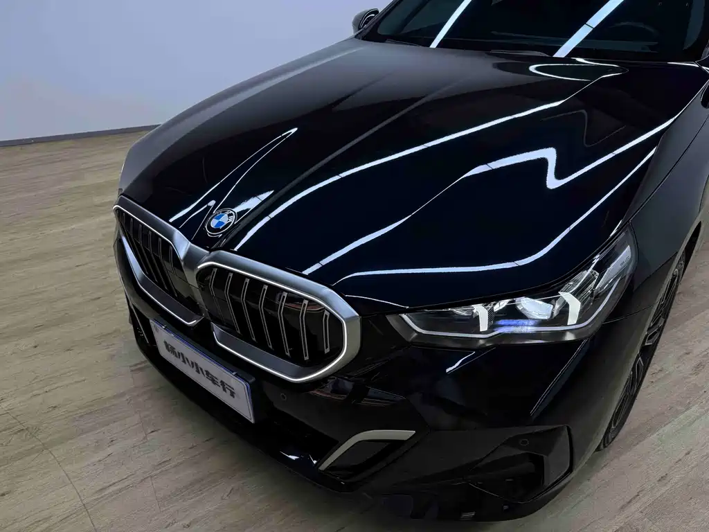 BMW 5 Series 2025