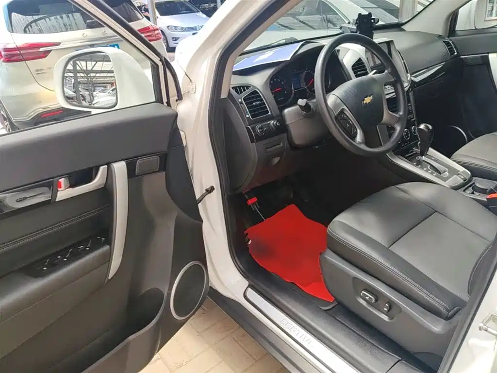Chevrolet Captiva 2016 — фото 16