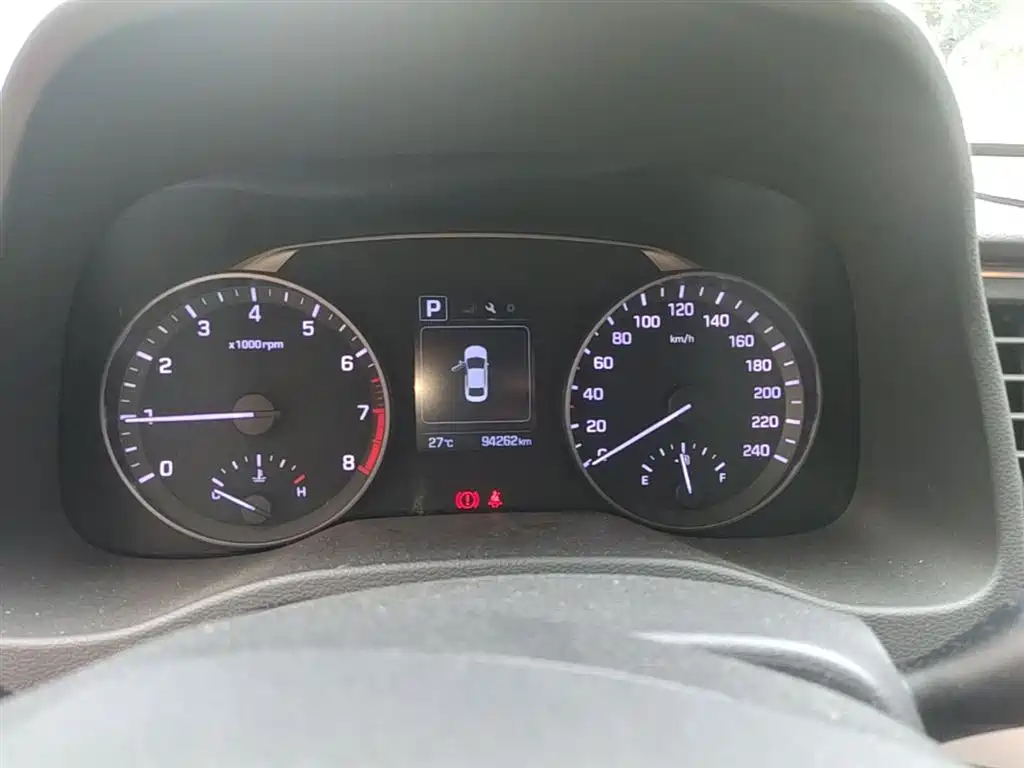 Hyundai Elantra 2018 — фото 12