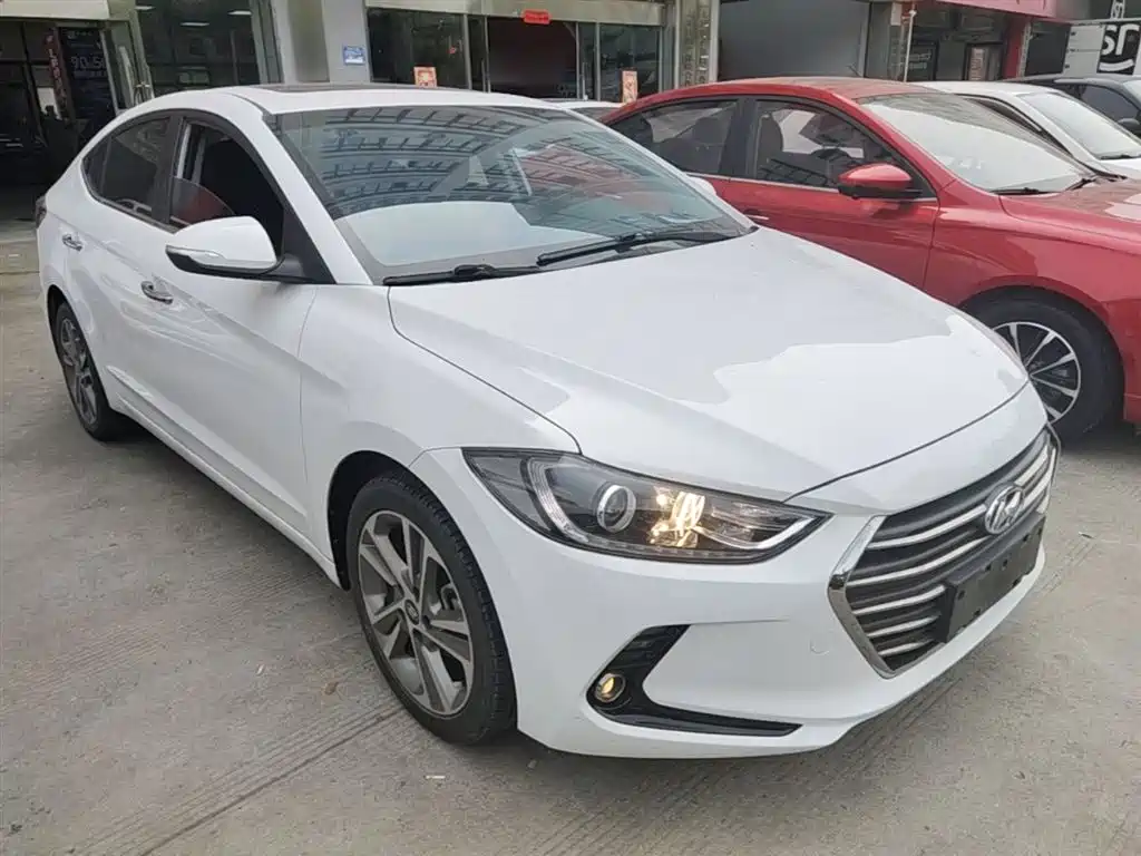 Hyundai Elantra 2018 — фото 4