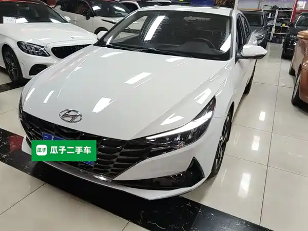 Hyundai Elantra 2022