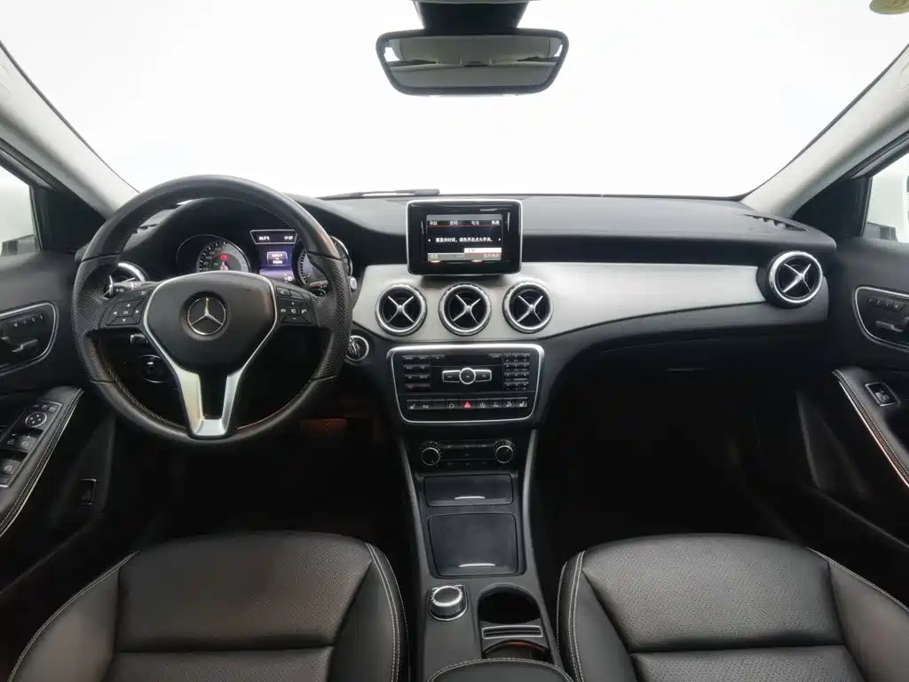 Mercedes-Benz GLA 2015