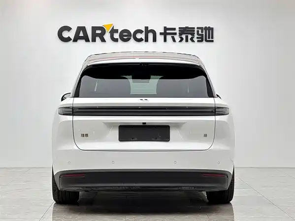 Li Auto i8 2025