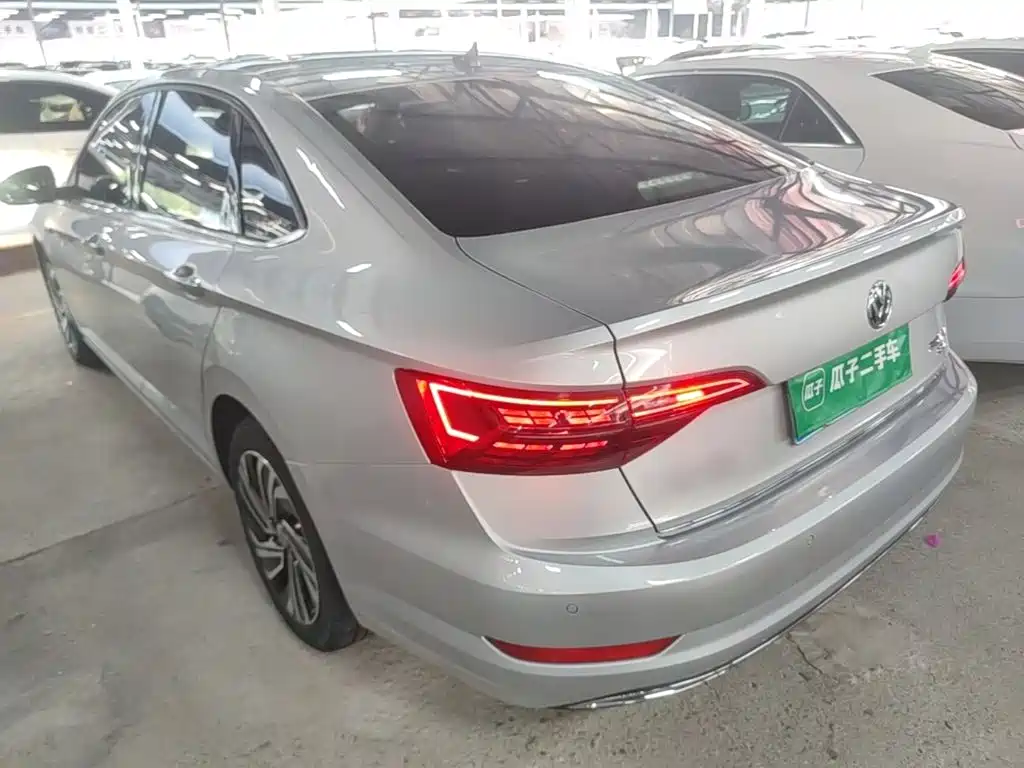 Volkswagen Sagitar 2021