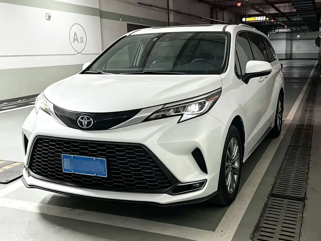 Toyota Granvia 2023